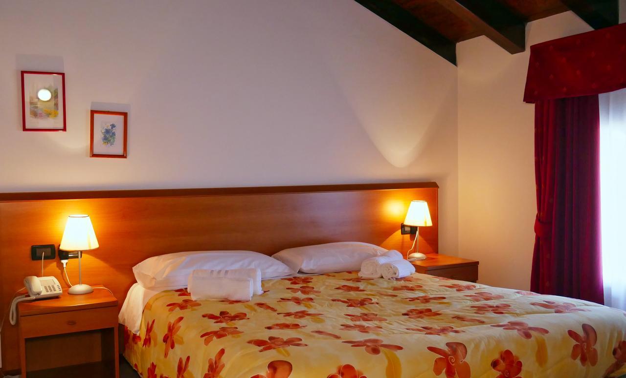 hotel Vajont Vaiont Buitenkant foto